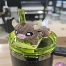 Load image into Gallery viewer, HIGHLAND COW-3D PRINTED STRAW BUDDY
