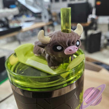 Load image into Gallery viewer, HIGHLAND COW-3D PRINTED STRAW BUDDY
