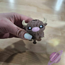 Load image into Gallery viewer, HIGHLAND COW-3D PRINTED STRAW BUDDY
