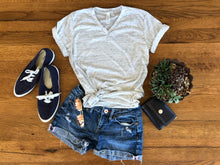 Load image into Gallery viewer, PRINCESS HOG GRAPHIC TEE
